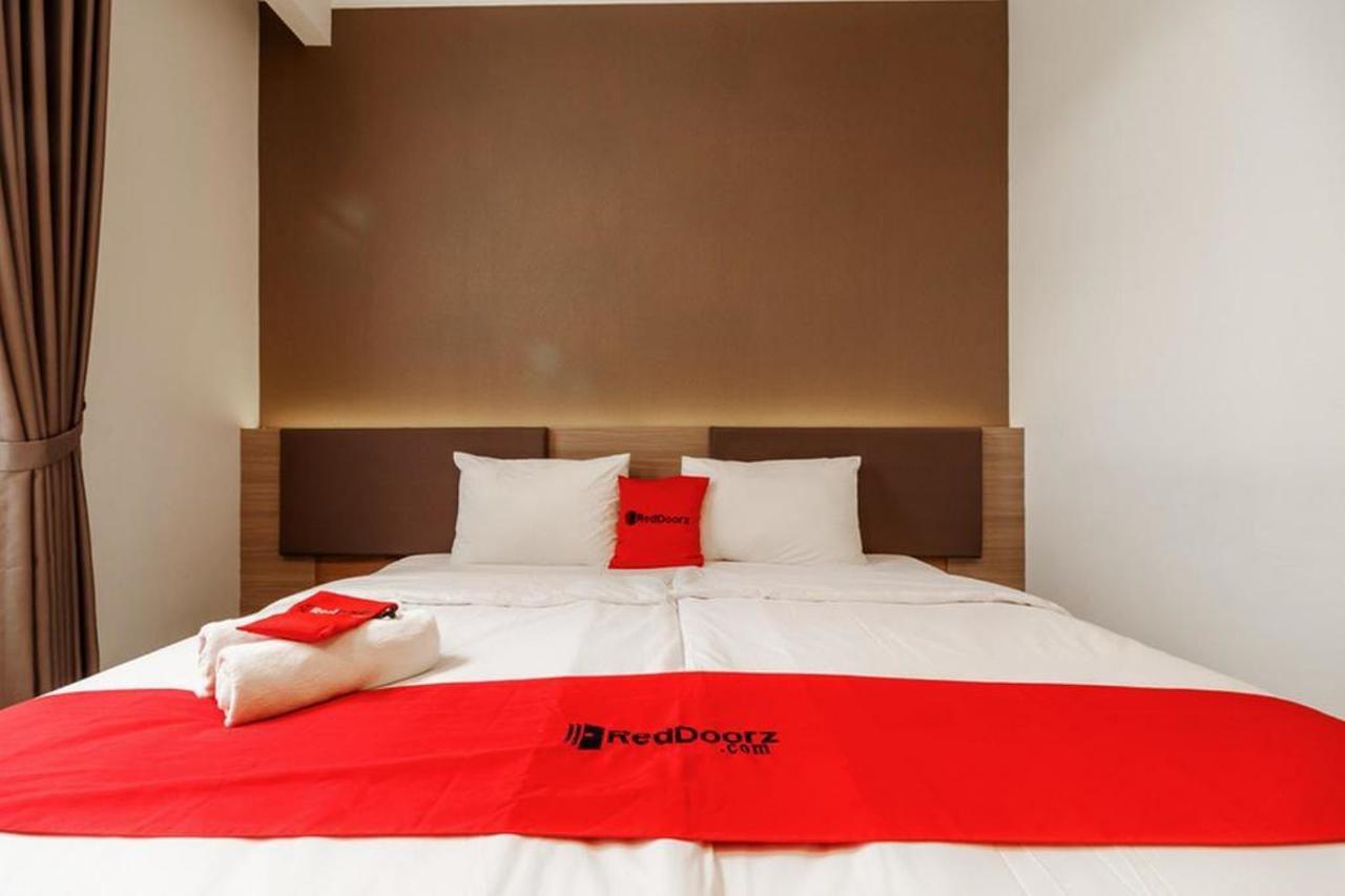 Wisma tamu Reddoorz Near Lippo Mall Kemang 2 3*