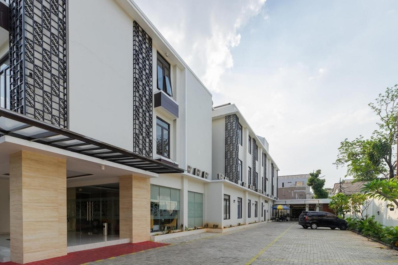 Reddoorz Near Lippo Mall Kemang 2 Wisma tamu 3*